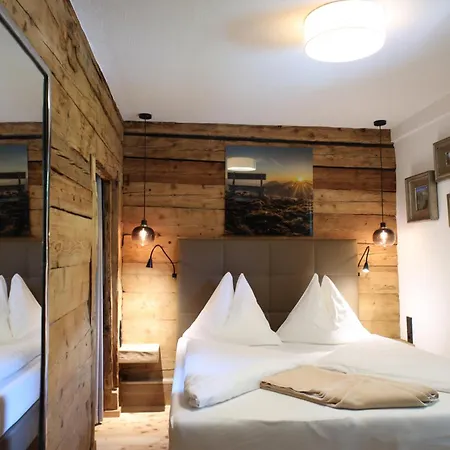 Pension&appartements Ronacherhof Gasthof 3*