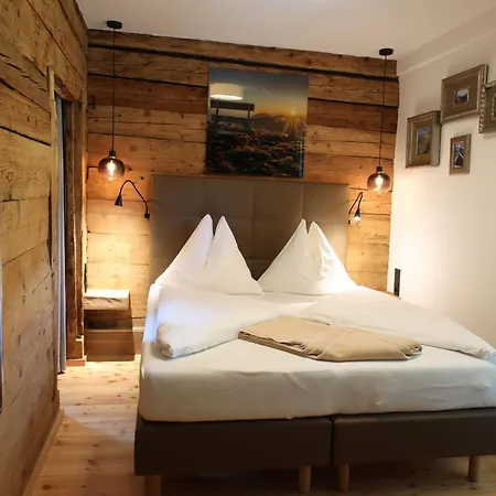 Gasthuis & Ronacherhof -mountain Hideaway Slopeside 3*