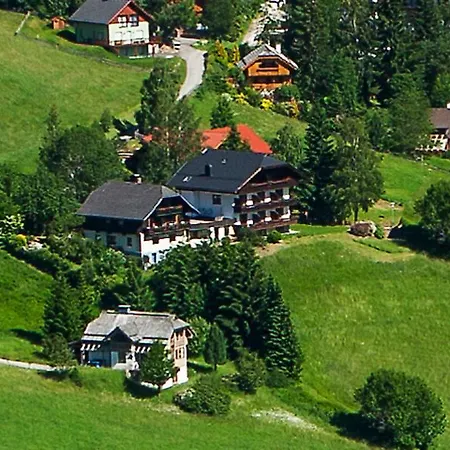 Gæstehus & Ronacherhof -mountain Hideaway Slopeside Bad Kleinkirchheim