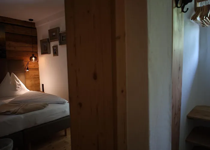 Guest house & Ronacherhof -mountain Hideaway Slopeside