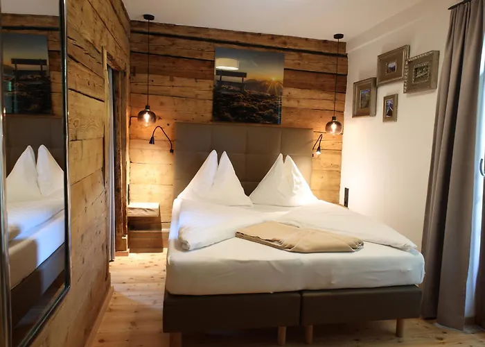 Pensjonat & Ronacherhof -mountain Hideaway Slopeside 3*
