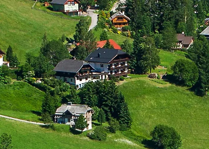 Guest house & Ronacherhof -mountain Hideaway Slopeside Bad Kleinkirchheim